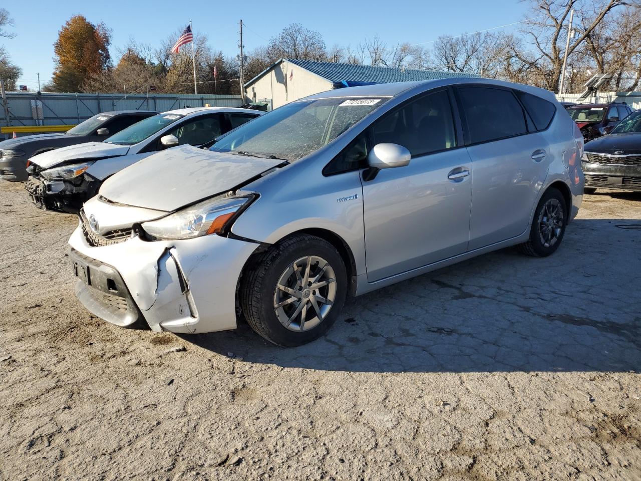 Toyota Prius v 2017
