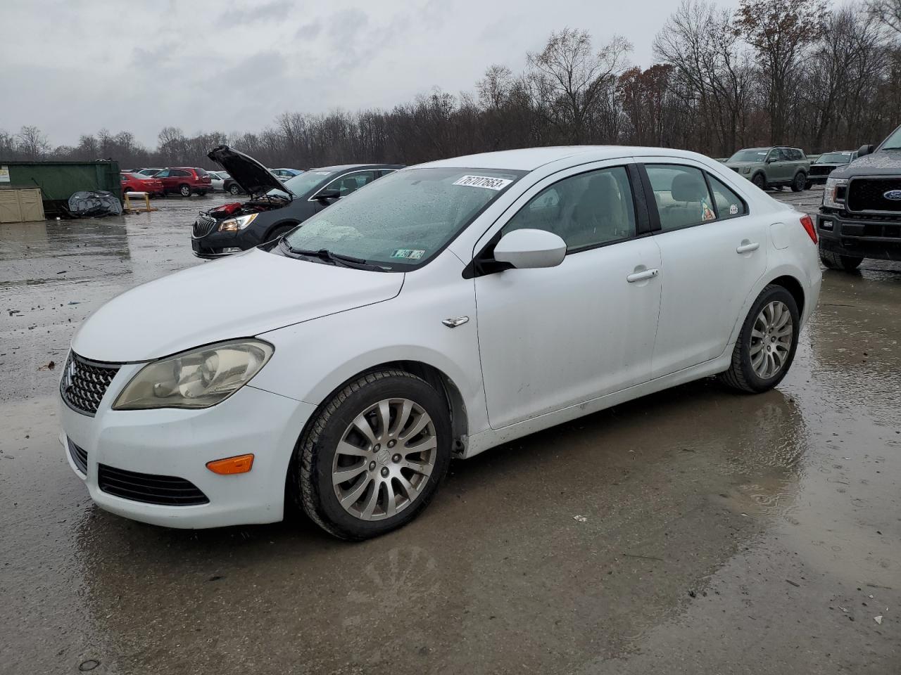 Suzuki Kizashi 2013