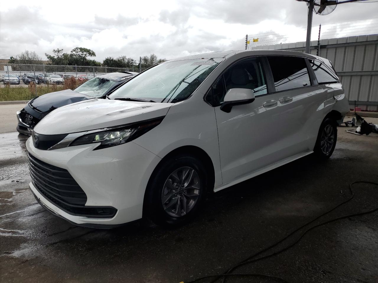 Toyota Sienna 2023