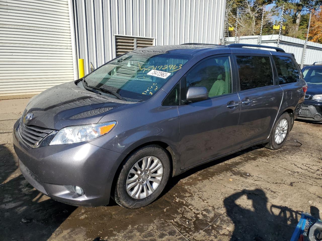 Toyota Sienna 2016