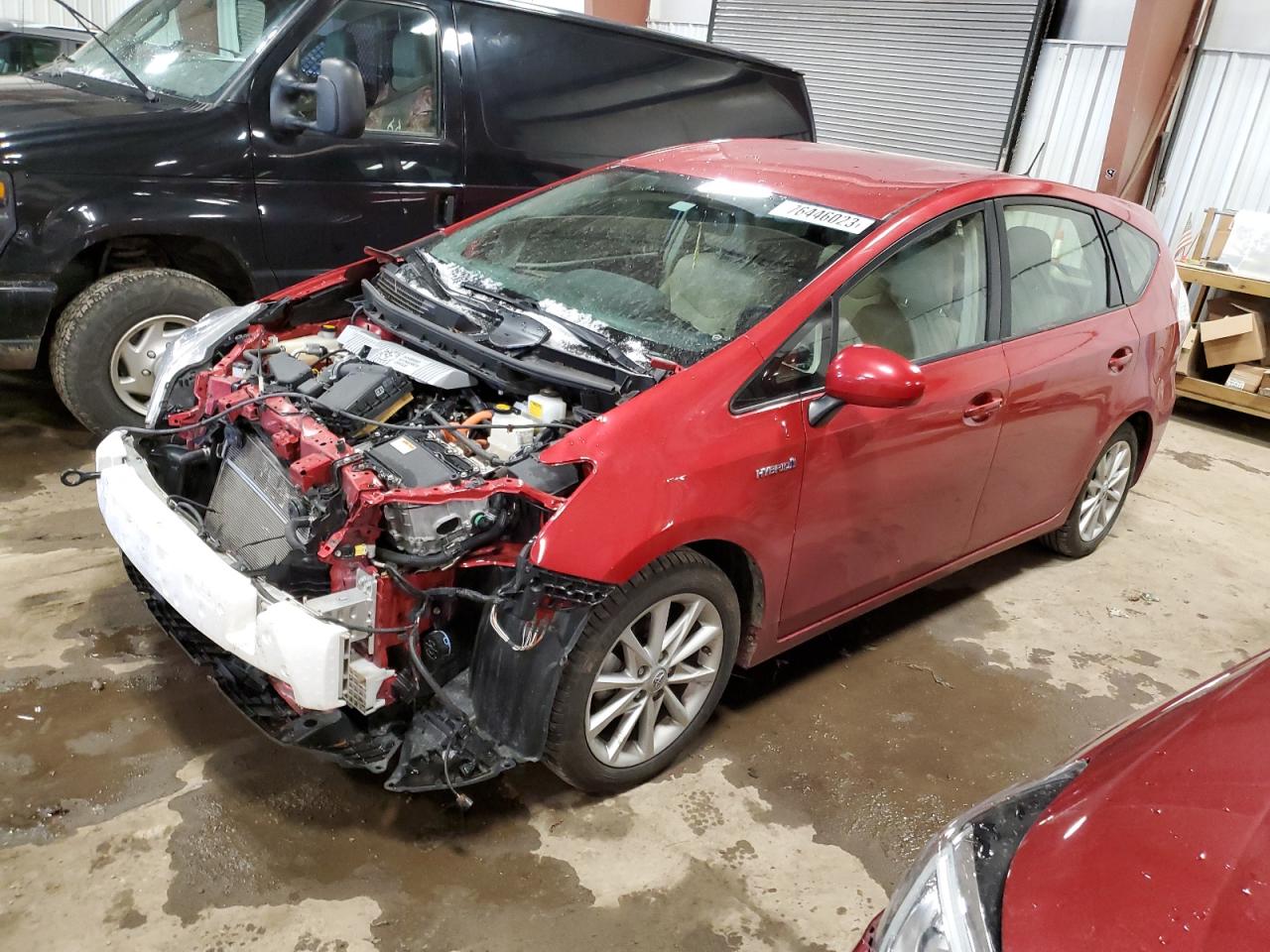 Toyota Prius v 2014