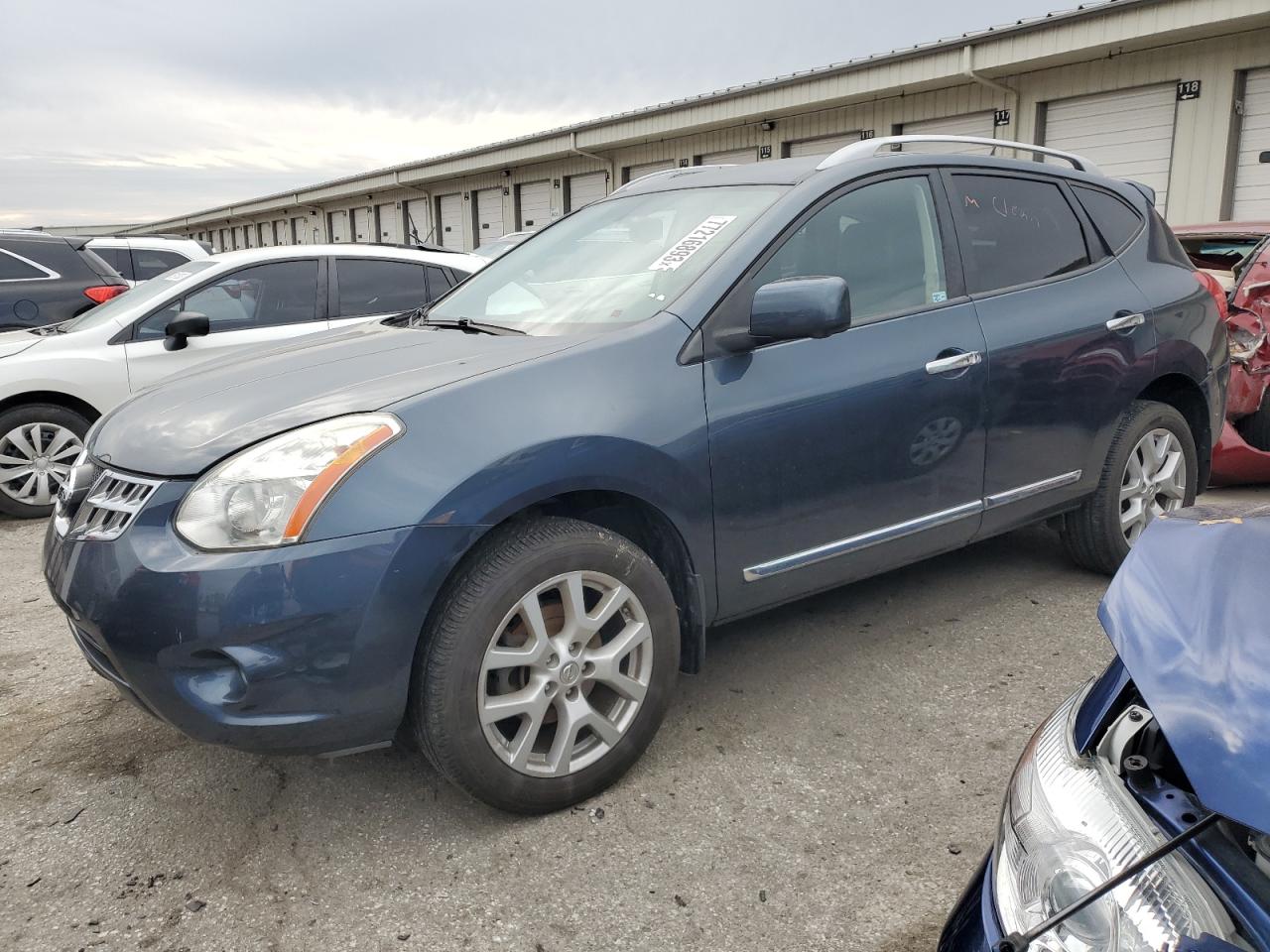 Nissan Rogue sport 2013