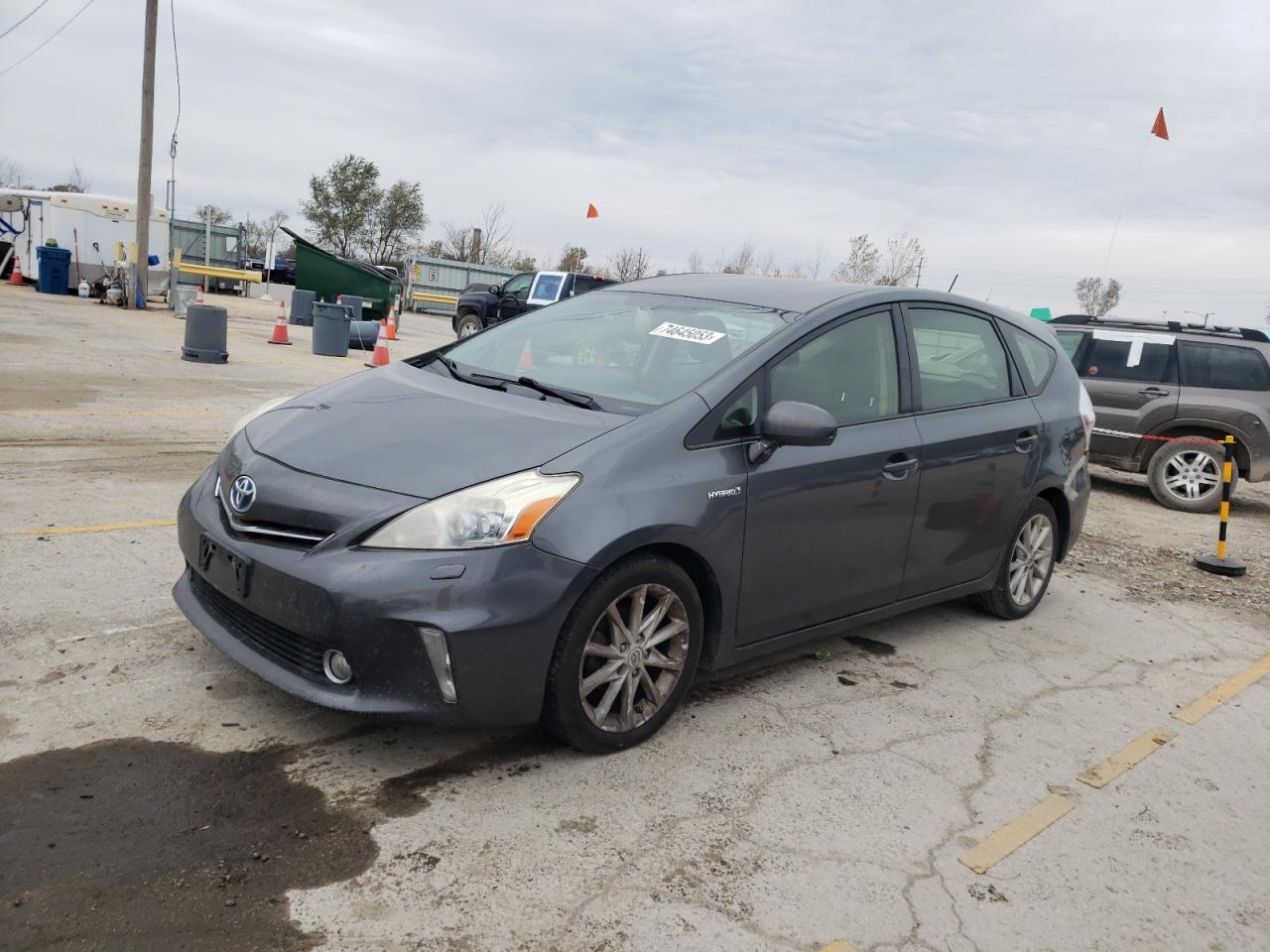 Toyota Prius v 2012