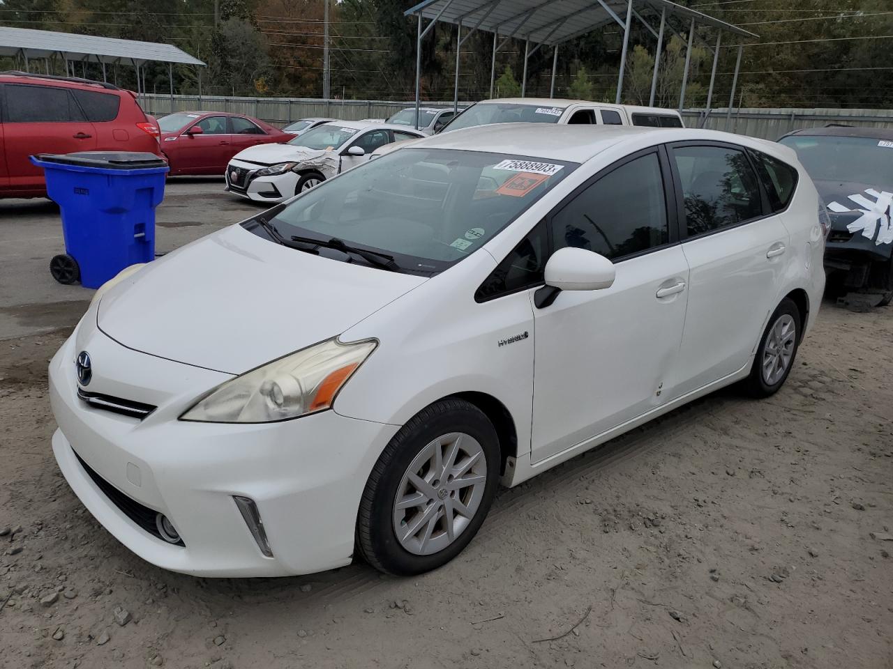 Toyota Prius v 2012