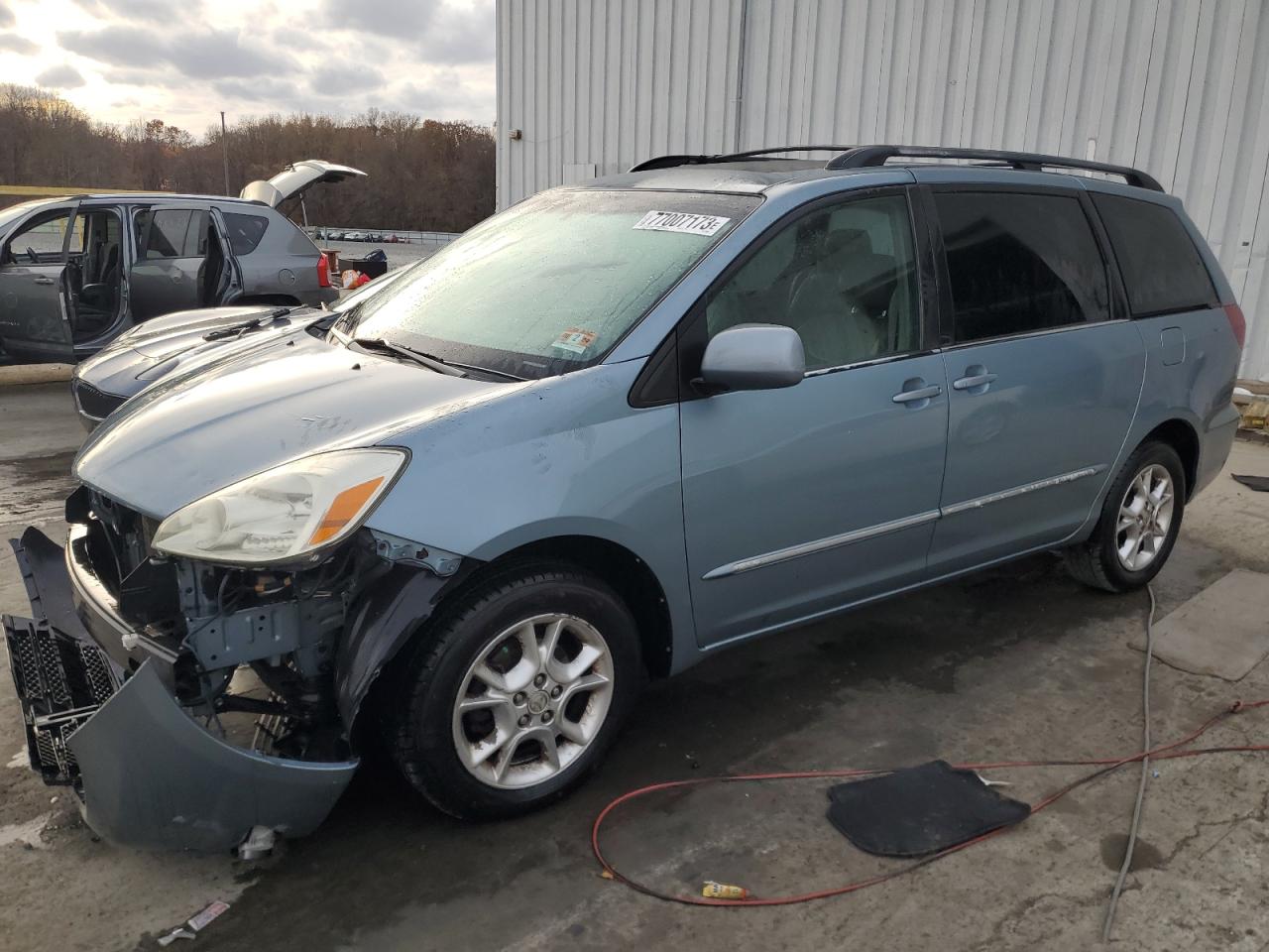Toyota Sienna 2004