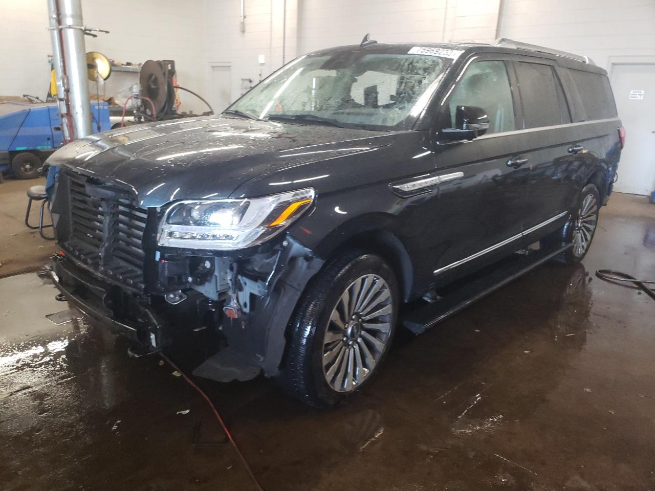 LINCOLN NAVIGATOR 2021