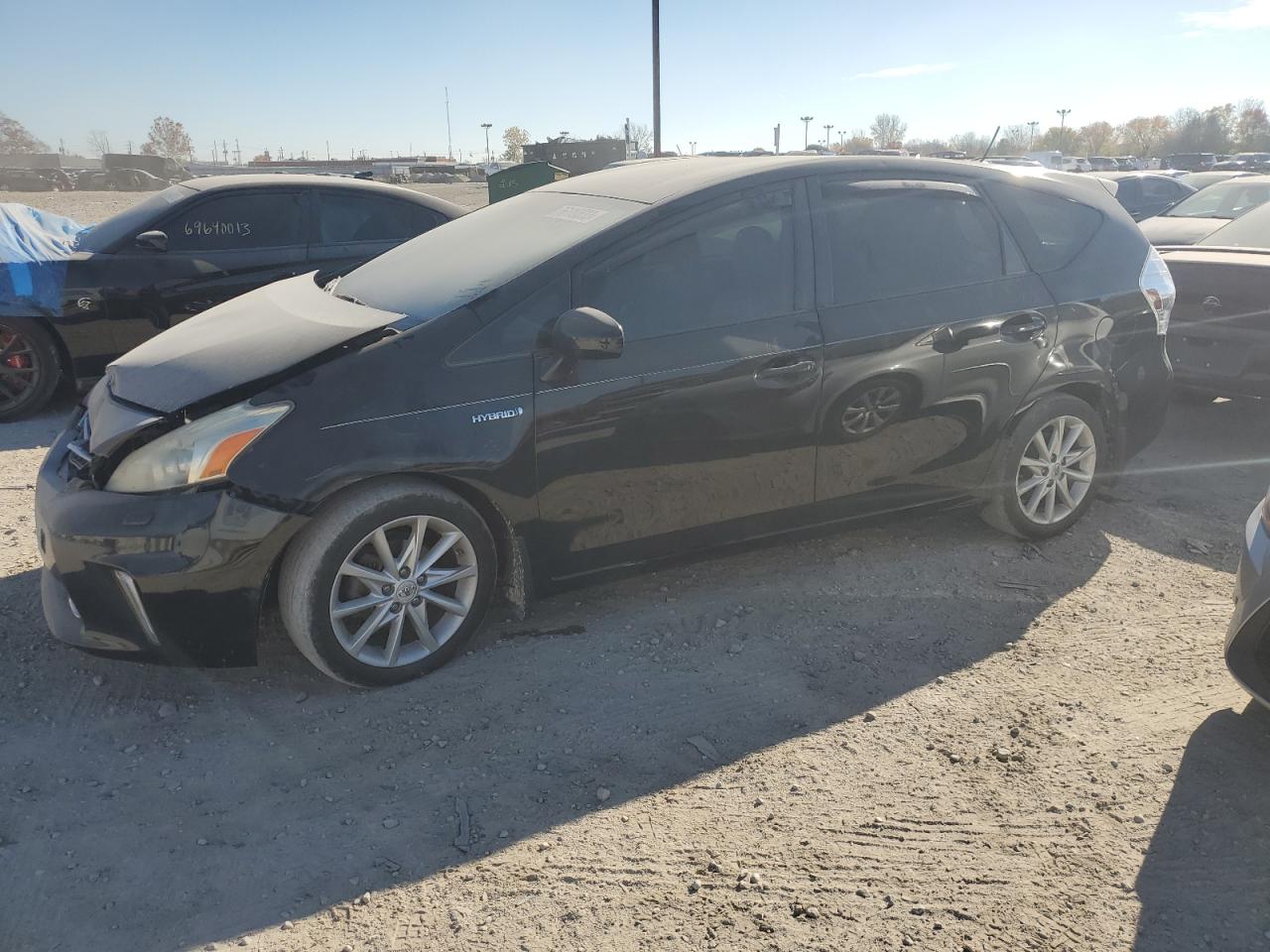 Toyota Prius v 2012