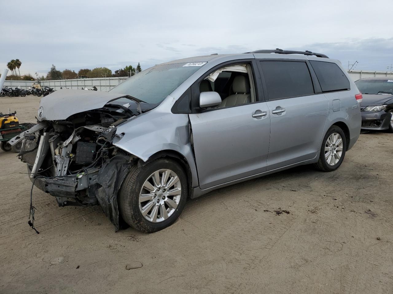 Toyota Sienna 2011