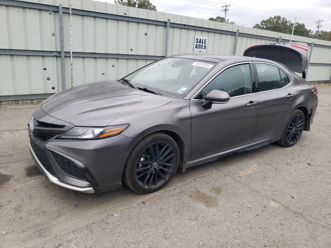 Toyota Camry 2021