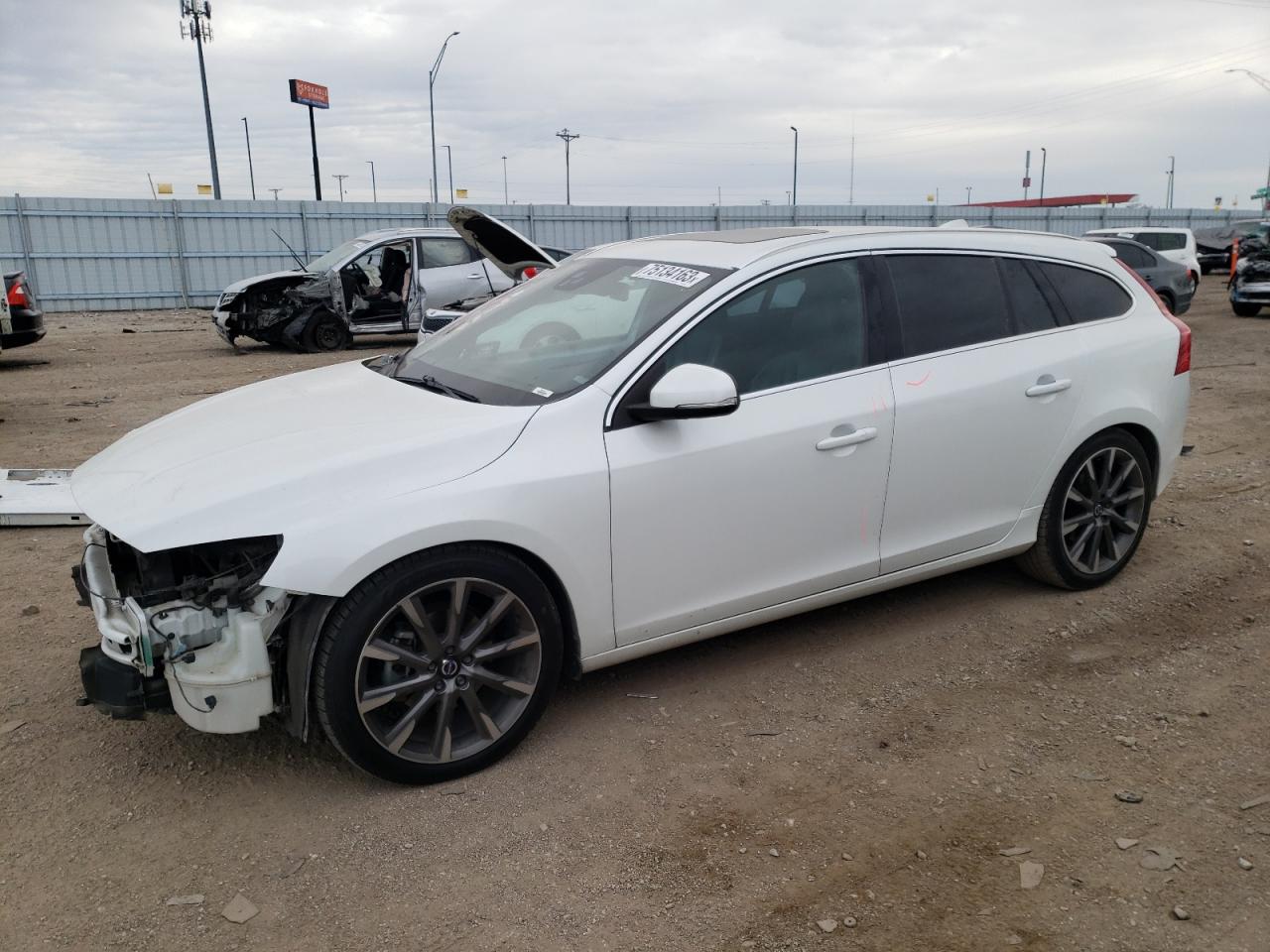 VOLVO V60 2015