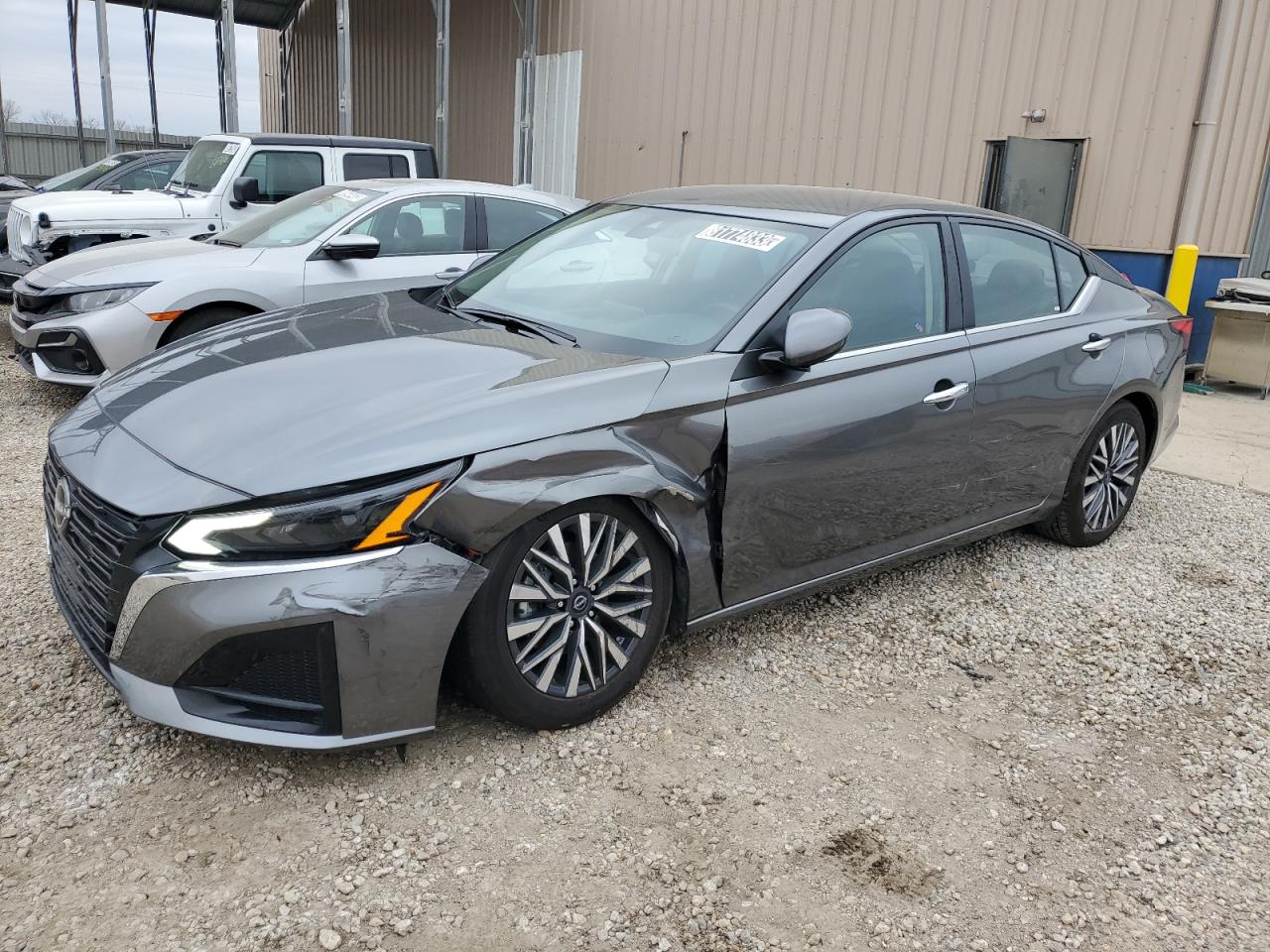 Nissan Altima 2023