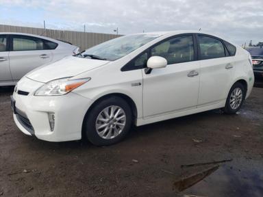 Toyota Prius Plug-In 2015
