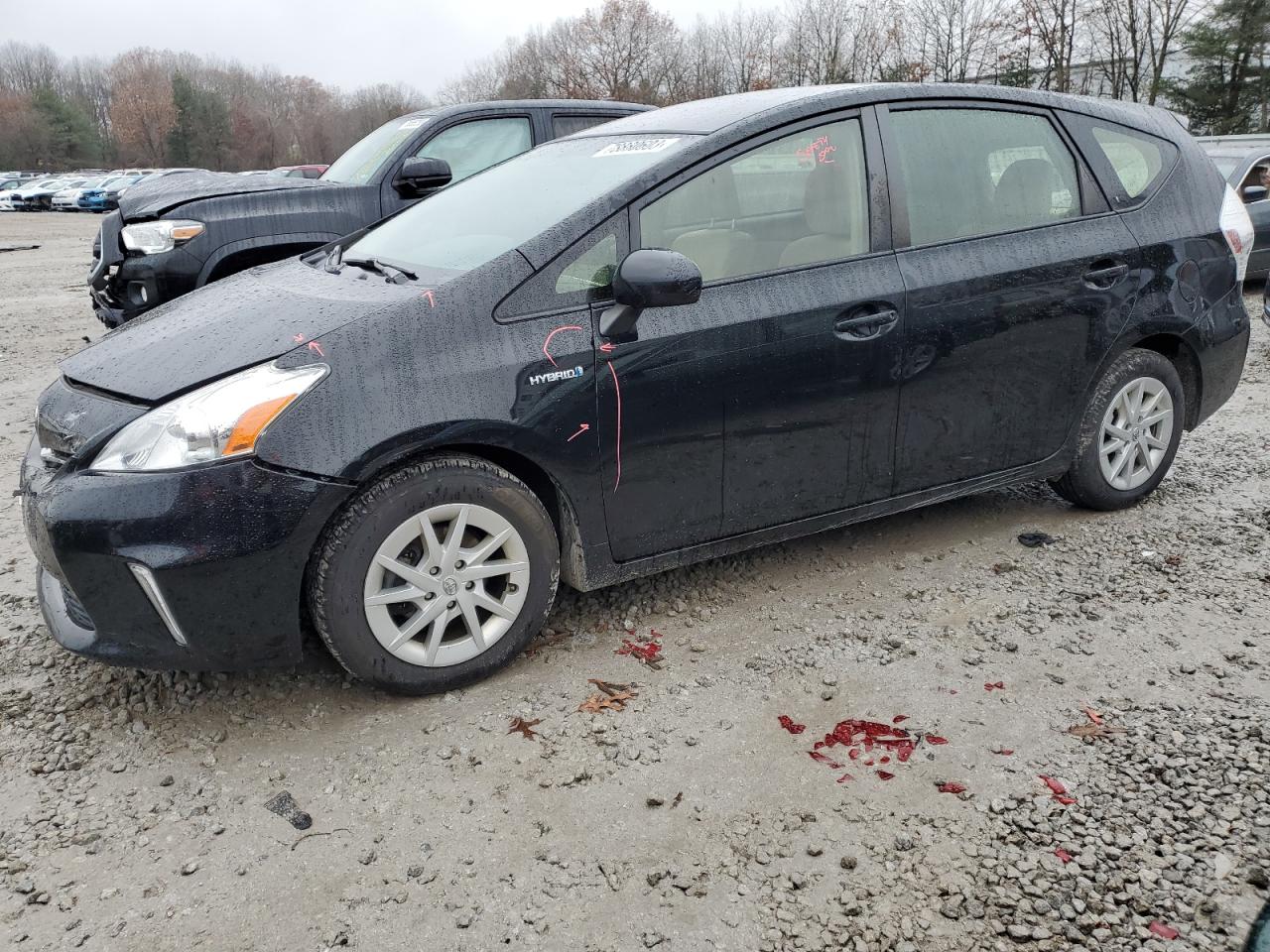 Toyota Prius v 2014