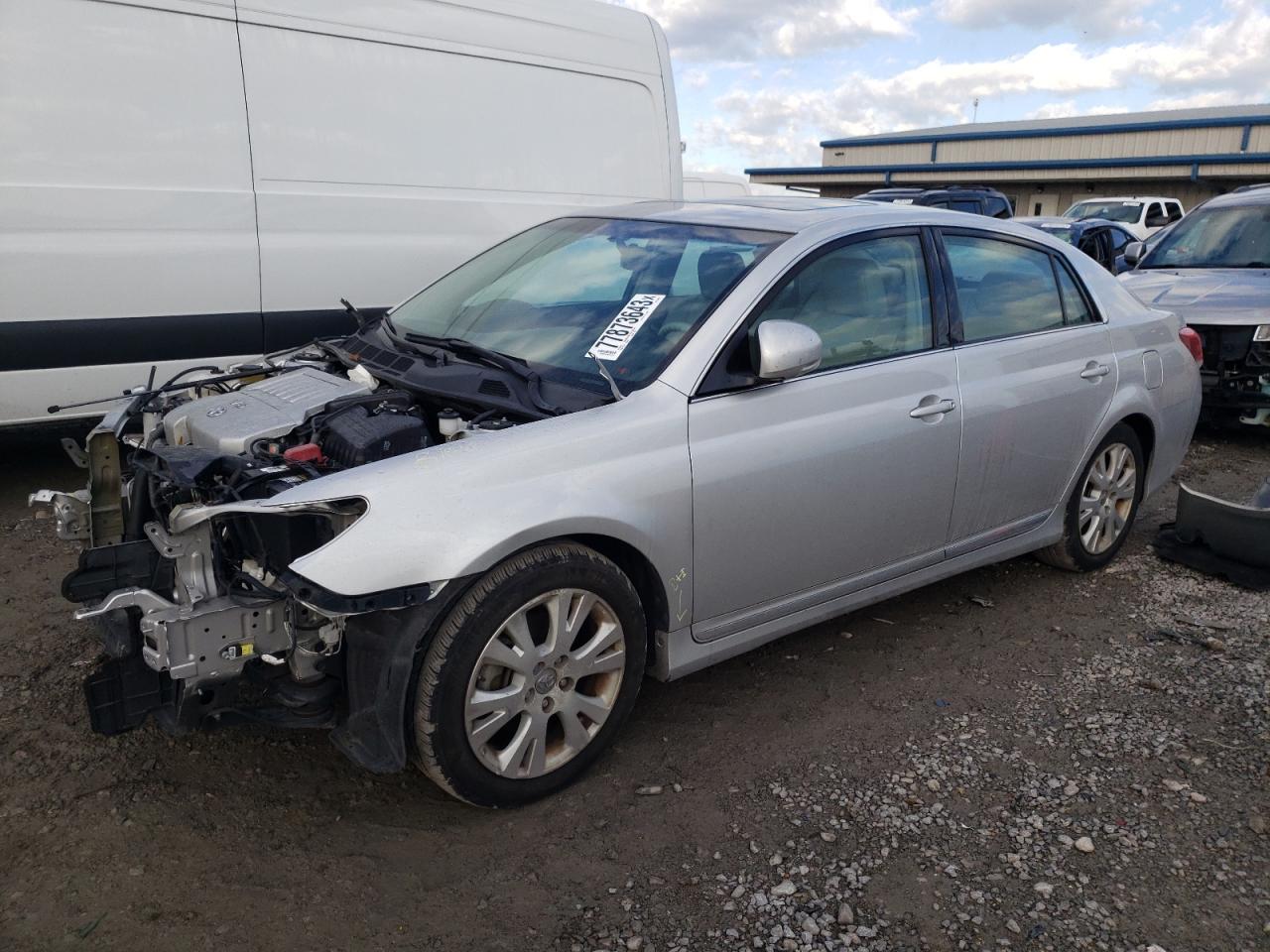 Toyota Avalon 2011