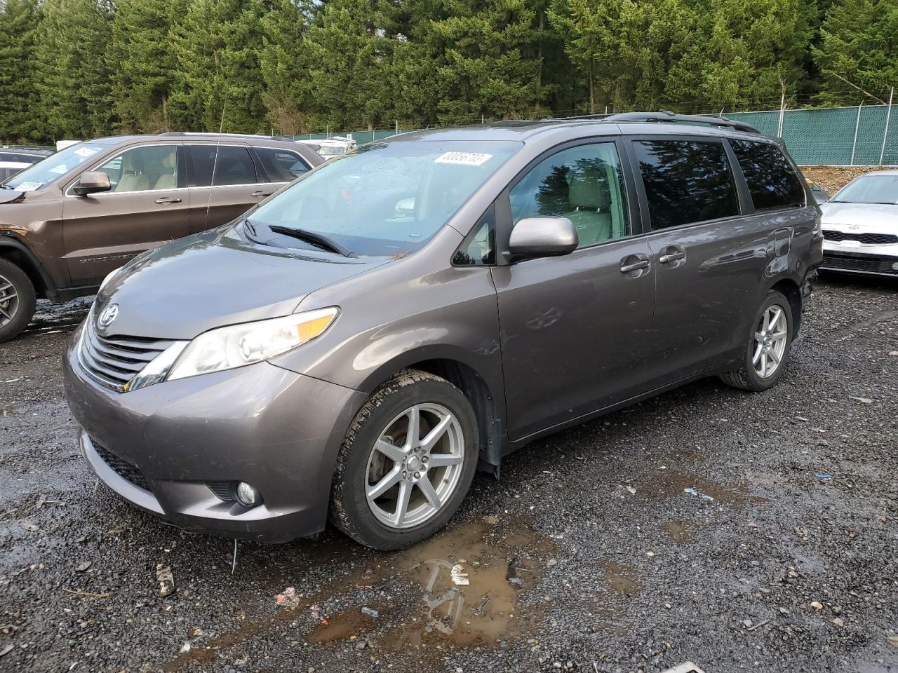 Toyota Sienna 2011