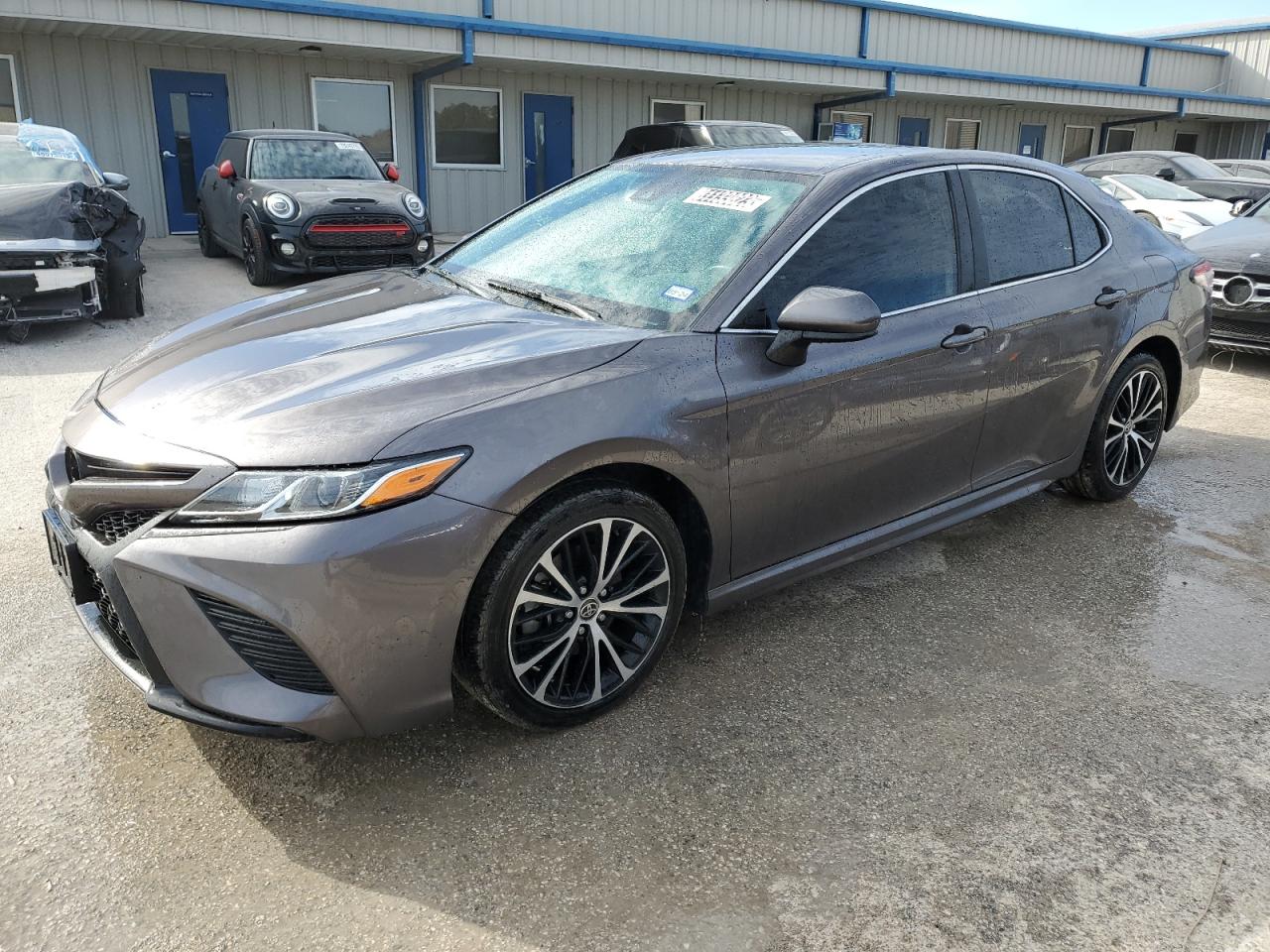 TOYOTA CAMRY 2020