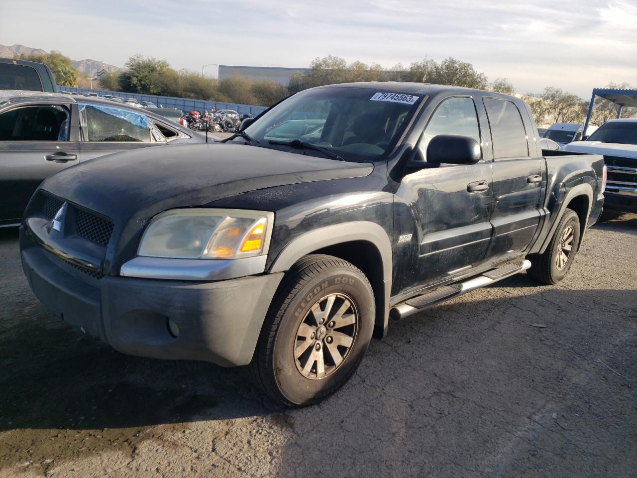 Mitsubishi Raider dur 2006