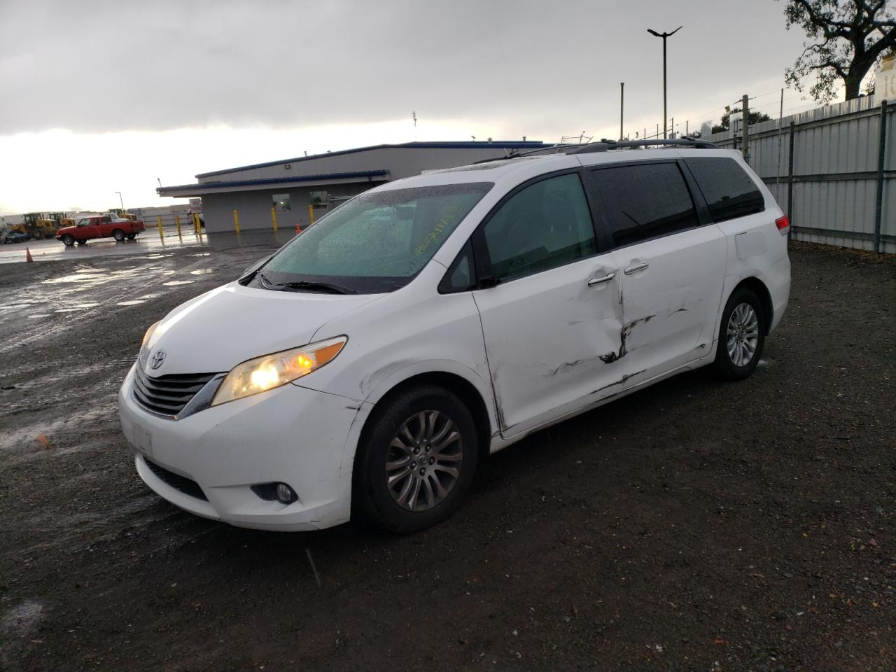 Toyota Sienna 2011