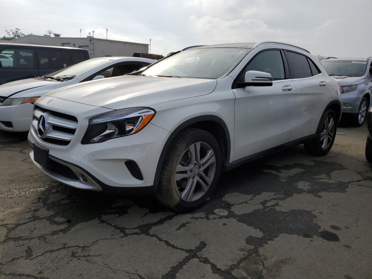 Mercedes-benz Gla-class 2015
