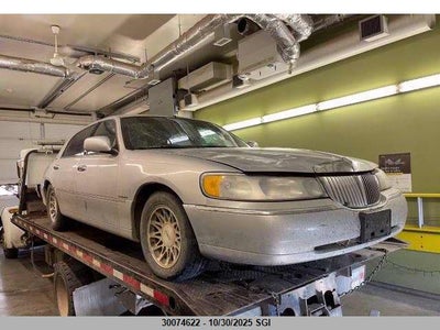 LINCOLN TOWN CAR 2002