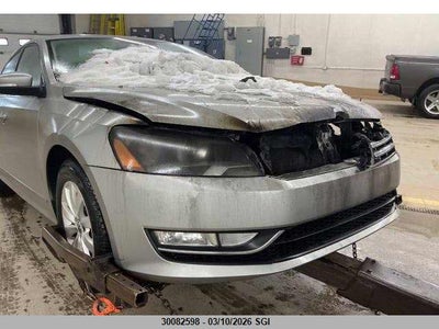 VOLKSWAGEN PASSAT 2013