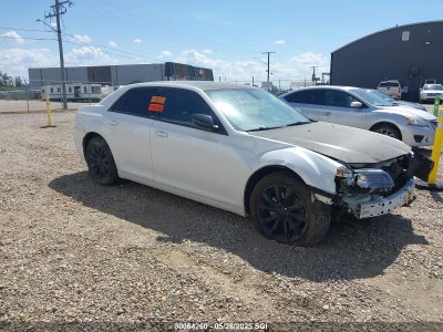 CHRYSLER 300 2015