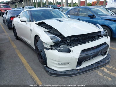 NISSAN GT-R 2013