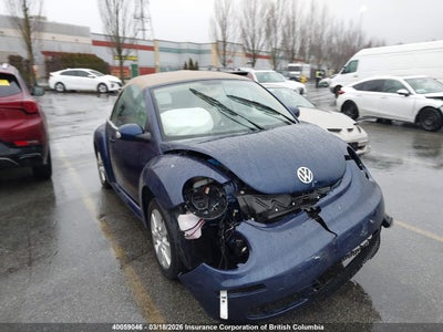 VOLKSWAGEN NEW BEETLE 2010