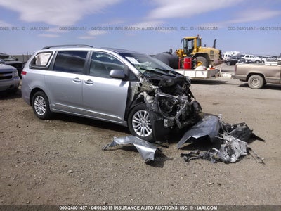TOYOTA SIENNA 2013