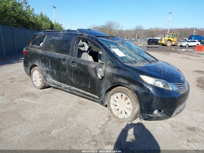 TOYOTA SIENNA 2015