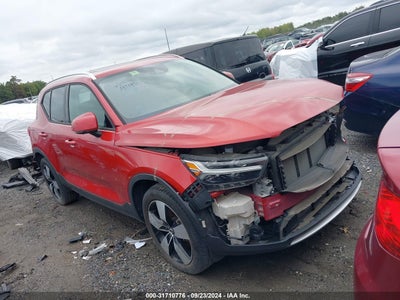 VOLVO XC40 2021