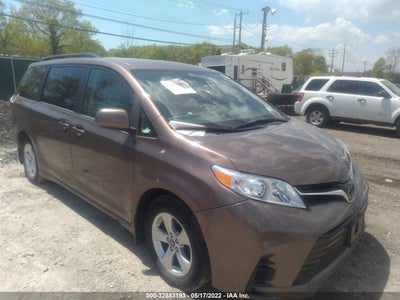 TOYOTA SIENNA 2018