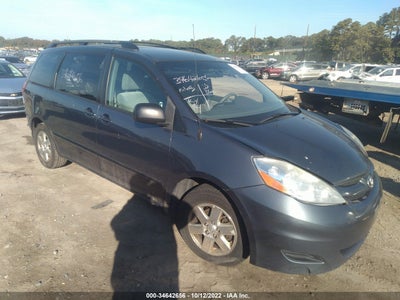 TOYOTA SIENNA 2010