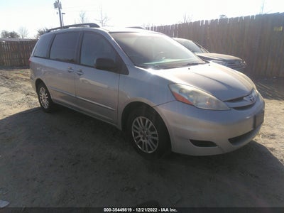 TOYOTA SIENNA 2010