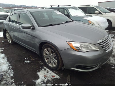 CHRYSLER 200 2013