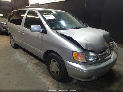 TOYOTA SIENNA 2002