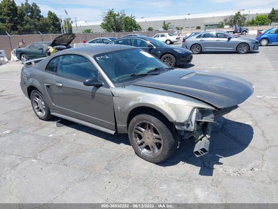 FORD MUSTANG 2001