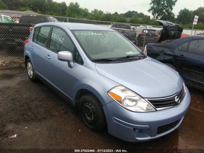 NISSAN VERSA 2011