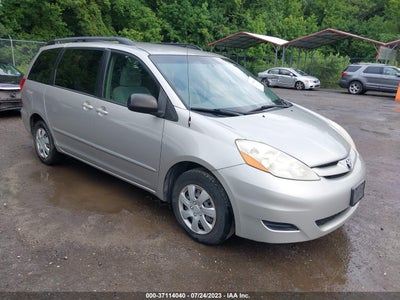 TOYOTA SIENNA 2010