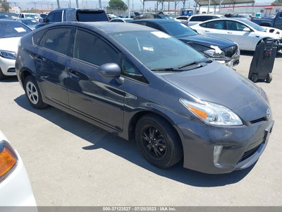 TOYOTA PRIUS 2015