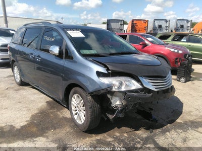 TOYOTA SIENNA 2017
