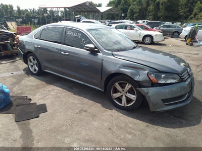 VOLKSWAGEN PASSAT 2013