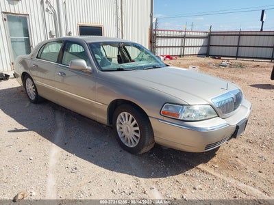LINCOLN TOWN CAR 2005