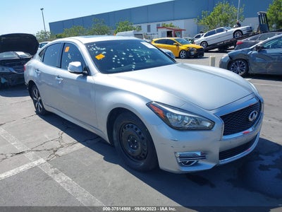 INFINITI Q70 2018