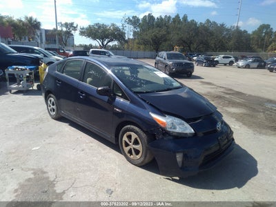 TOYOTA PRIUS 2015