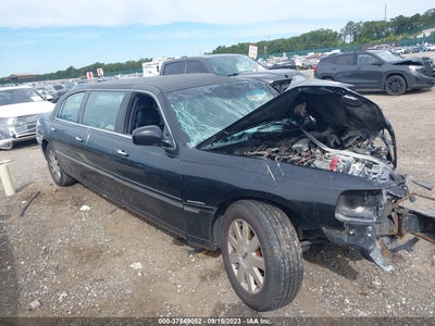 LINCOLN TOWN CAR 2003