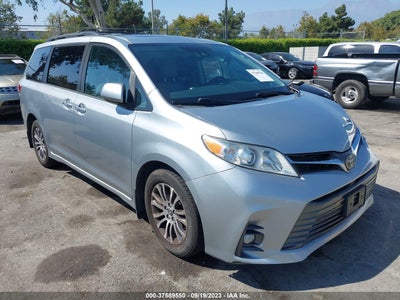 TOYOTA SIENNA 2019