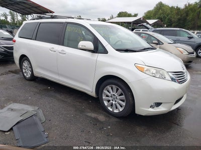 TOYOTA SIENNA 2014