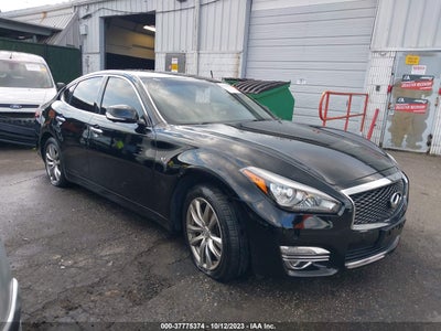 Infiniti Q70 2017
