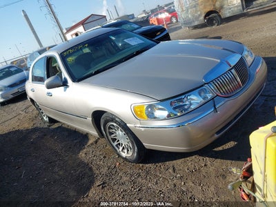 LINCOLN TOWN CAR 2002